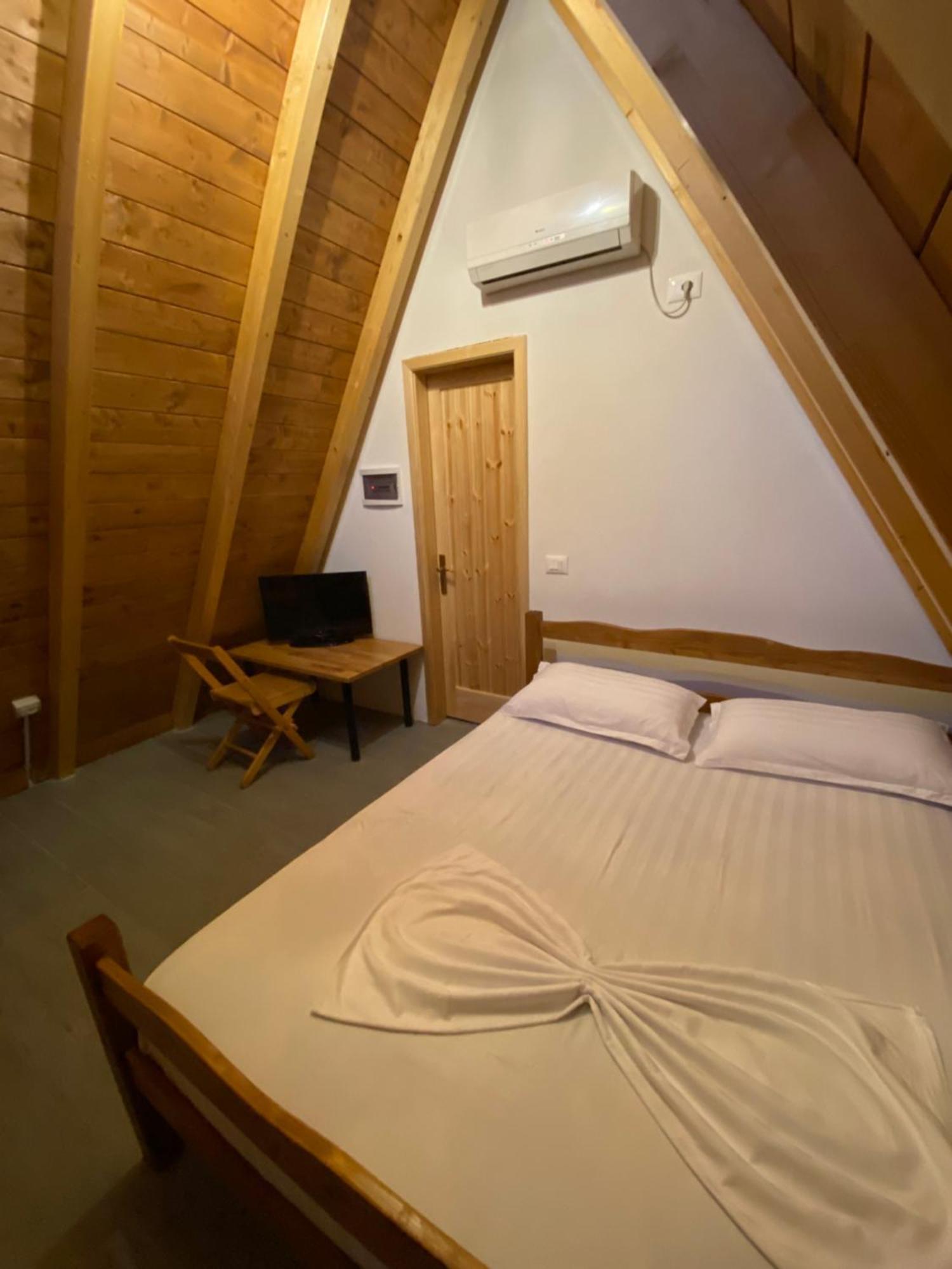Windmill Shkodra Gesthouse Camping & Grill Exterior photo
